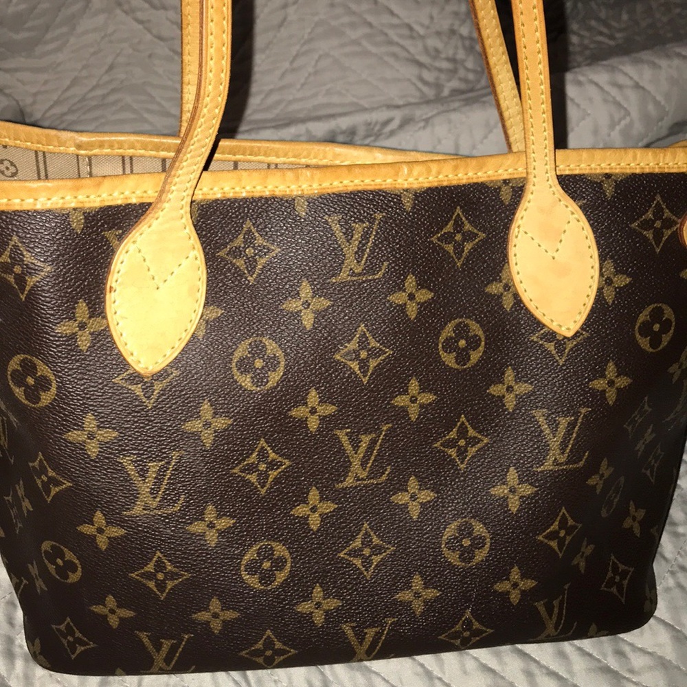 Louis Vuitton Neverfull pm in great condition!